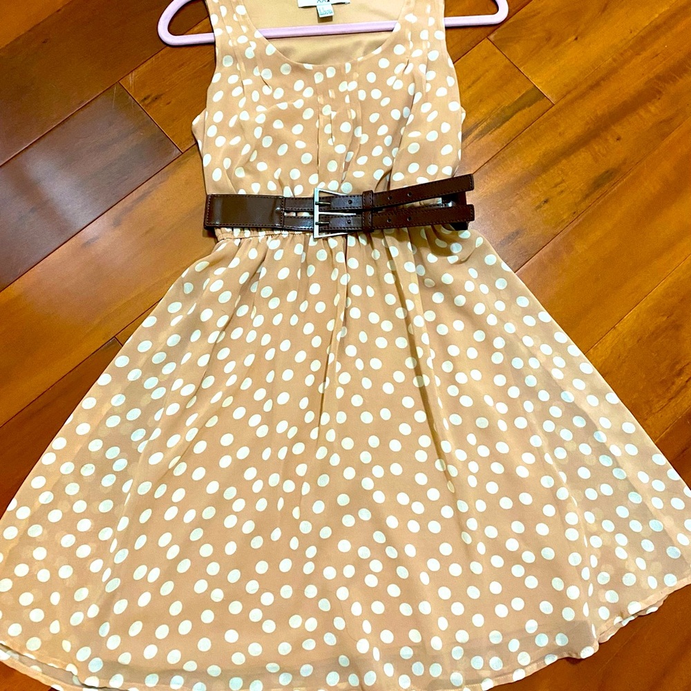 Light beige polka dotted dress 👗
